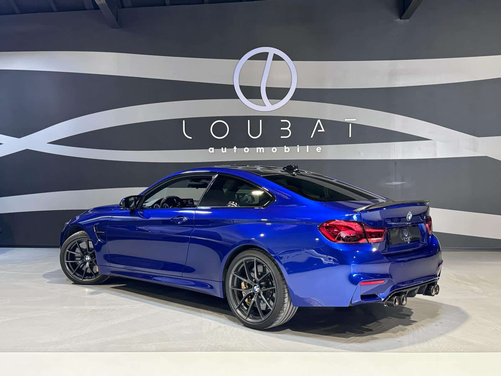 EX03-loubat-automobile-aveyron-millau-bmw-m4-cs-bleue