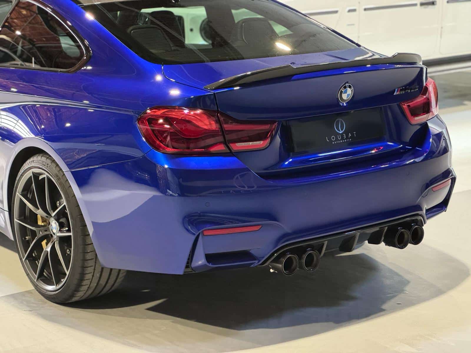 EX18-loubat-automobile-aveyron-millau-bmw-m4-cs-bleue