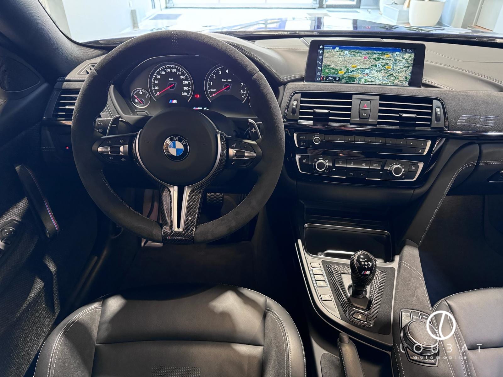 EXT05-loubat-automobile-aveyron-millau-bmw-m4-cs-bleue