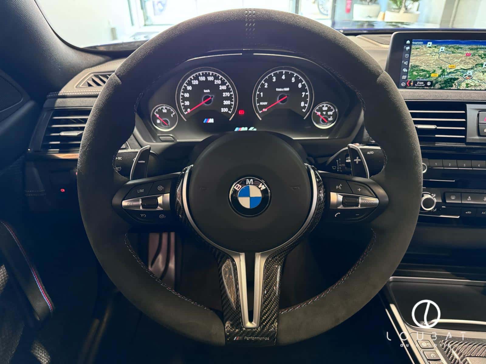 EXT06-loubat-automobile-aveyron-millau-bmw-m4-cs-bleue