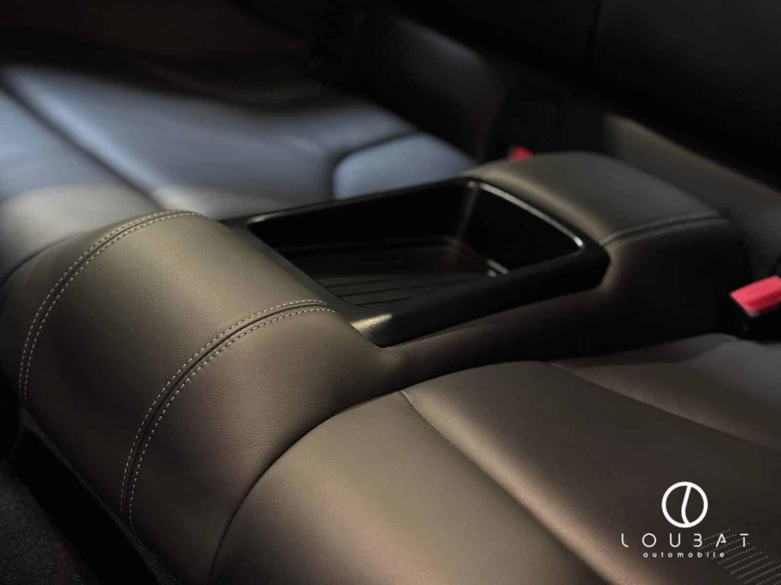 EXT28-loubat-automobile-aveyron-millau-bmw-m4-cs-bleue