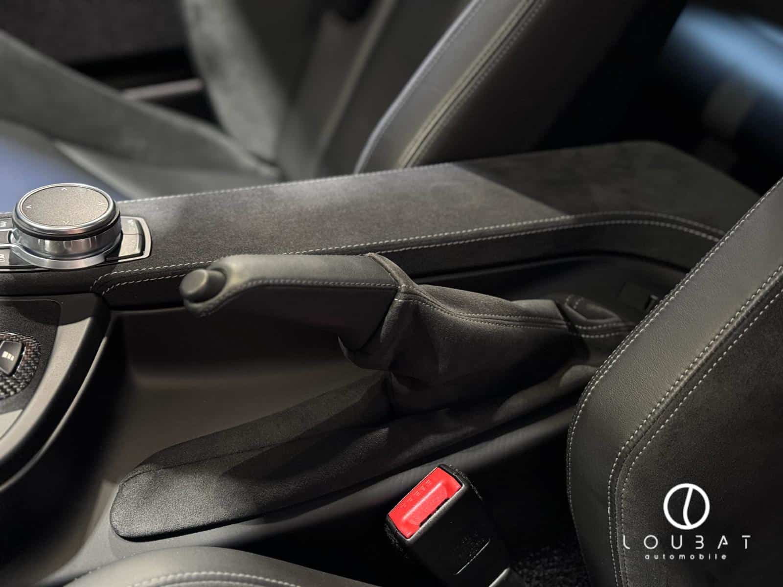 EXT30-loubat-automobile-aveyron-millau-bmw-m4-cs-bleue