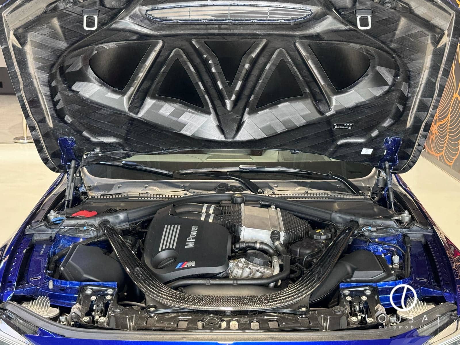 EXT33-loubat-automobile-aveyron-millau-bmw-m4-cs-bleue