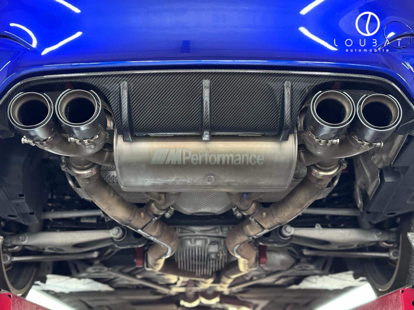 EXT34-loubat-automobile-aveyron-millau-bmw-m4-cs-bleue