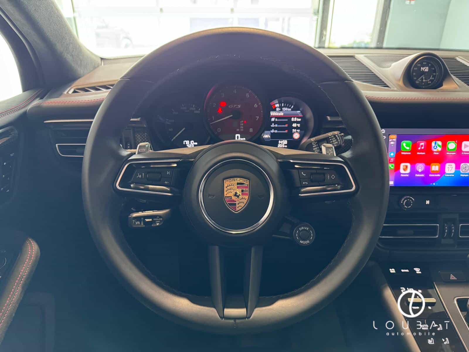 IN06-loubat-automobile-aveyron-millau-porsche-macan-gts-gris-volcan