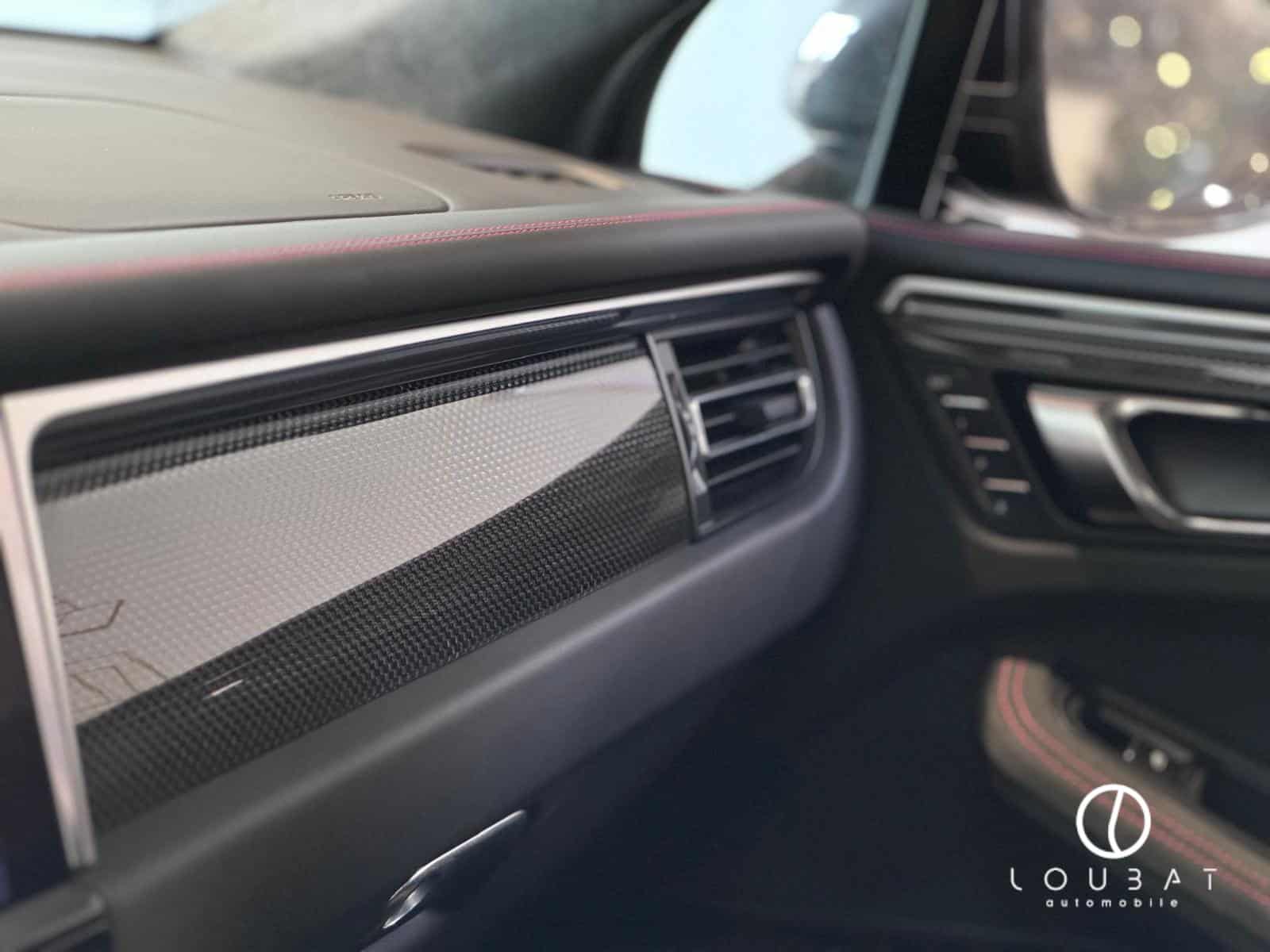 IN23-loubat-automobile-aveyron-millau-porsche-macan-gts-gris-volcan