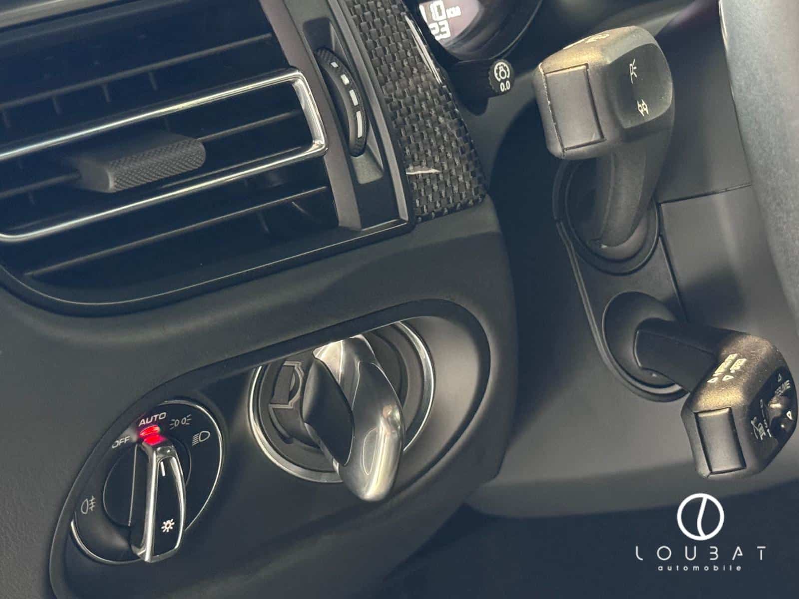 IN31-loubat-automobile-aveyron-millau-porsche-macan-gts-gris-volcan