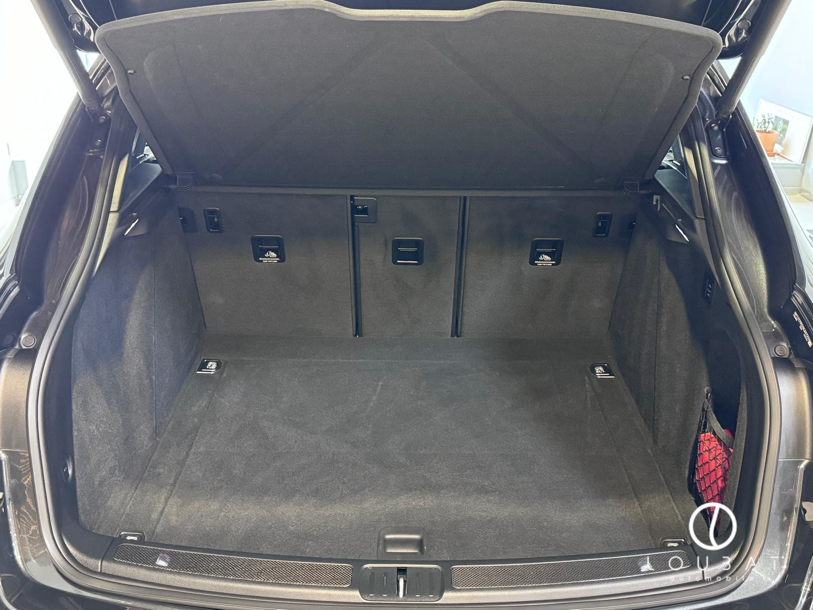 IN34-loubat-automobile-aveyron-millau-porsche-macan-gts-gris-volcan