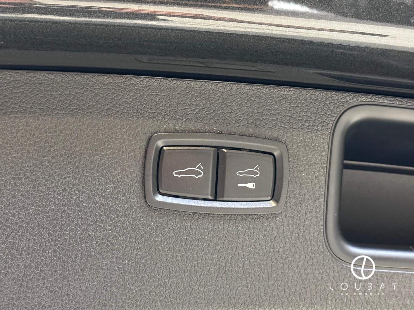 IN36-loubat-automobile-aveyron-millau-porsche-macan-gts-gris-volcan