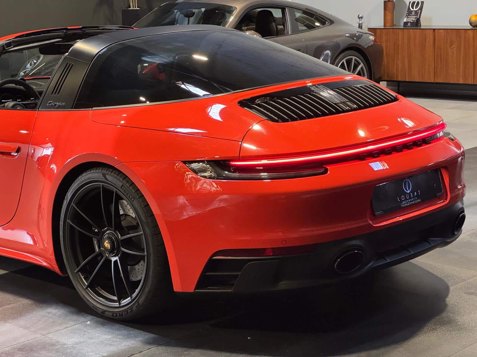 EX-loubat-automobile-aveyron-millau-porsche-911-992-GTS (14)