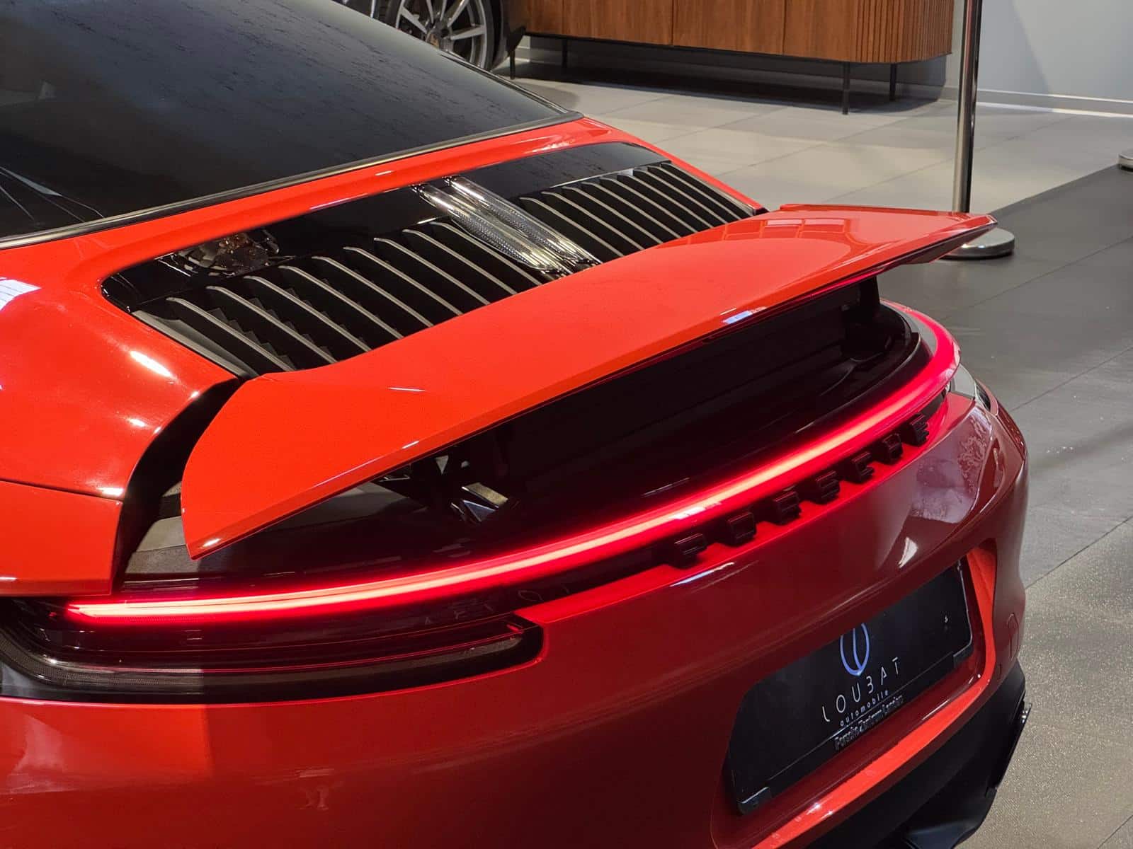 EX-loubat-automobile-aveyron-millau-porsche-911-992-GTS (15)