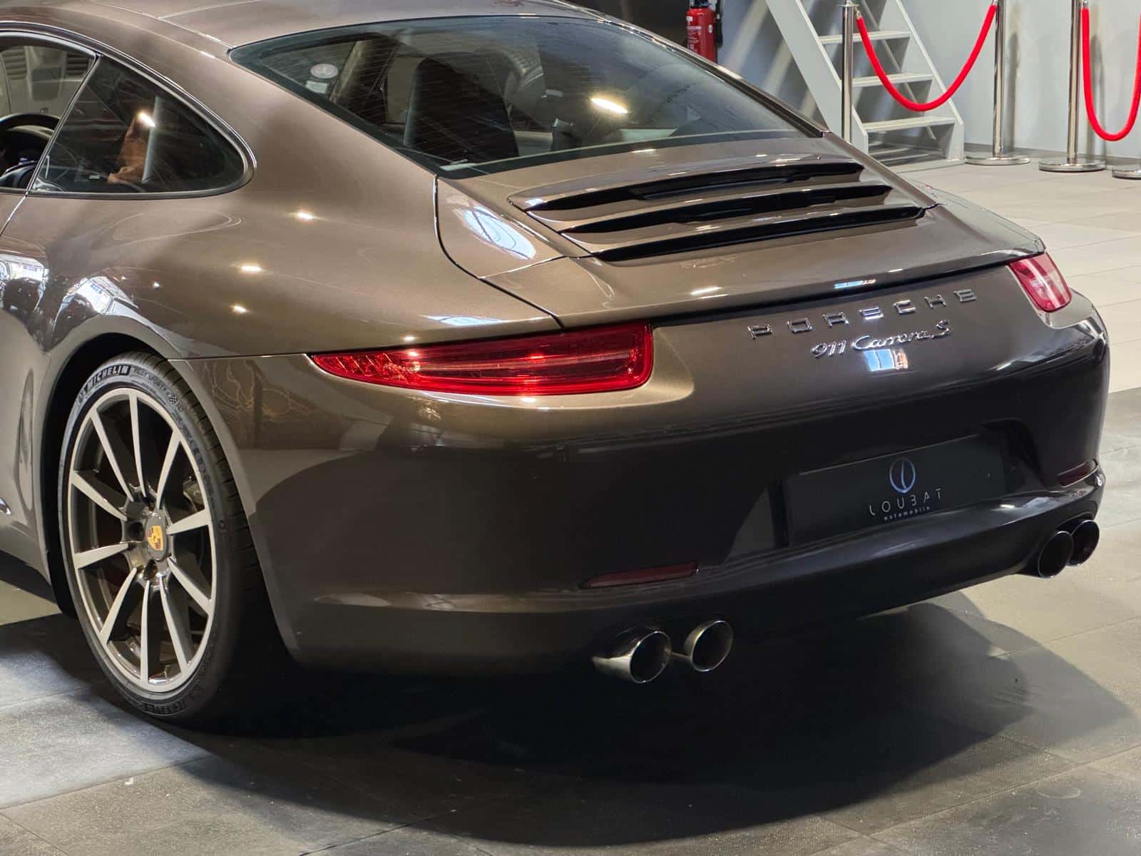 EX01-loubat-automobile-aveyron-millau-porsche-911-coupé (10)