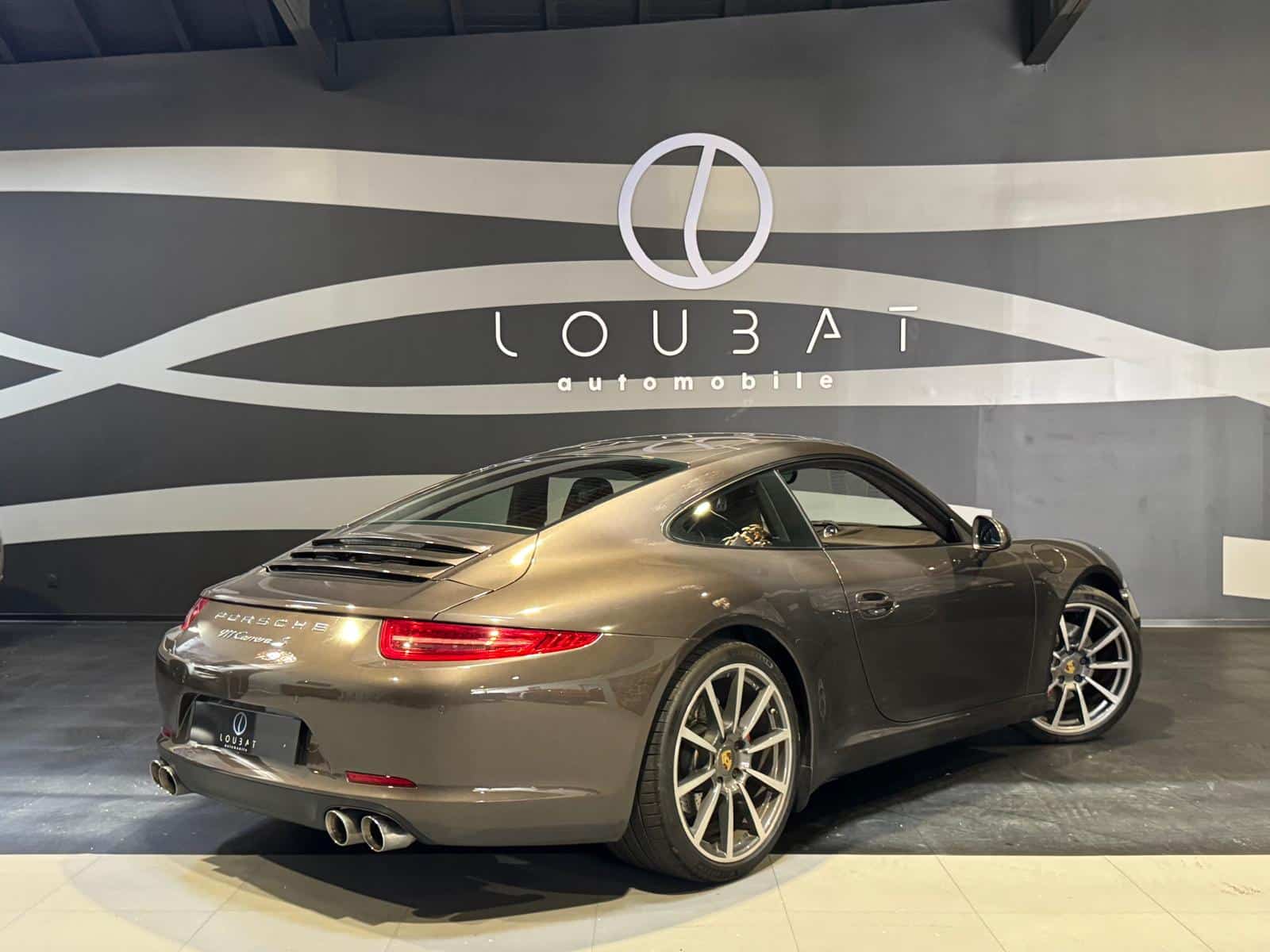 EX01-loubat-automobile-aveyron-millau-porsche-911-coupé (3)