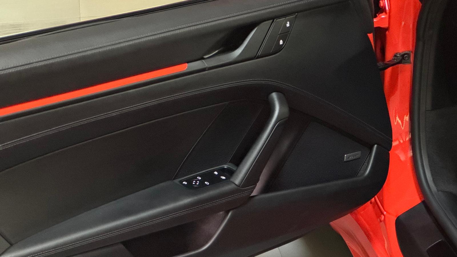 IN-loubat-automobile-aveyron-millau-porsche-911-992-GTS (10)