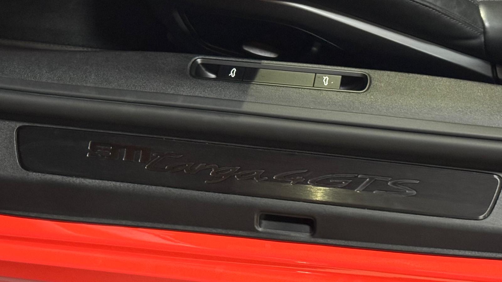 IN-loubat-automobile-aveyron-millau-porsche-911-992-GTS (13)
