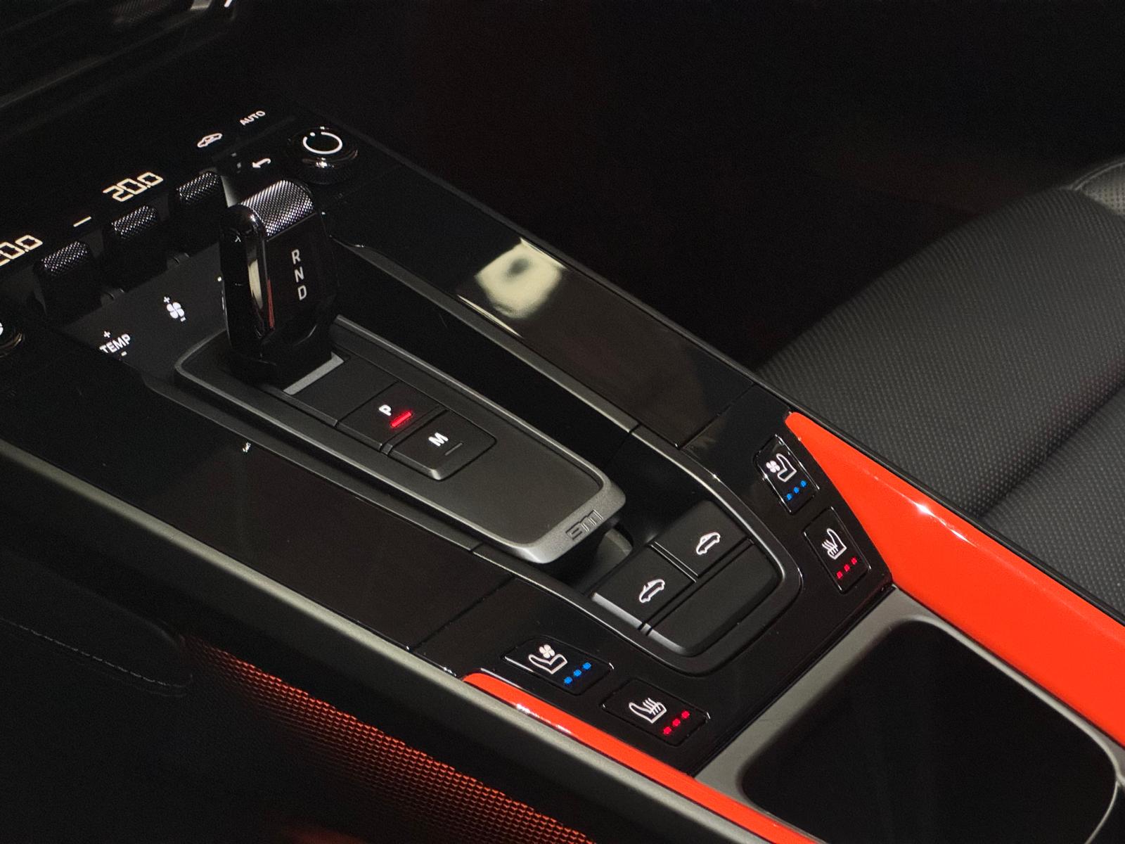 IN-loubat-automobile-aveyron-millau-porsche-911-992-GTS (15)