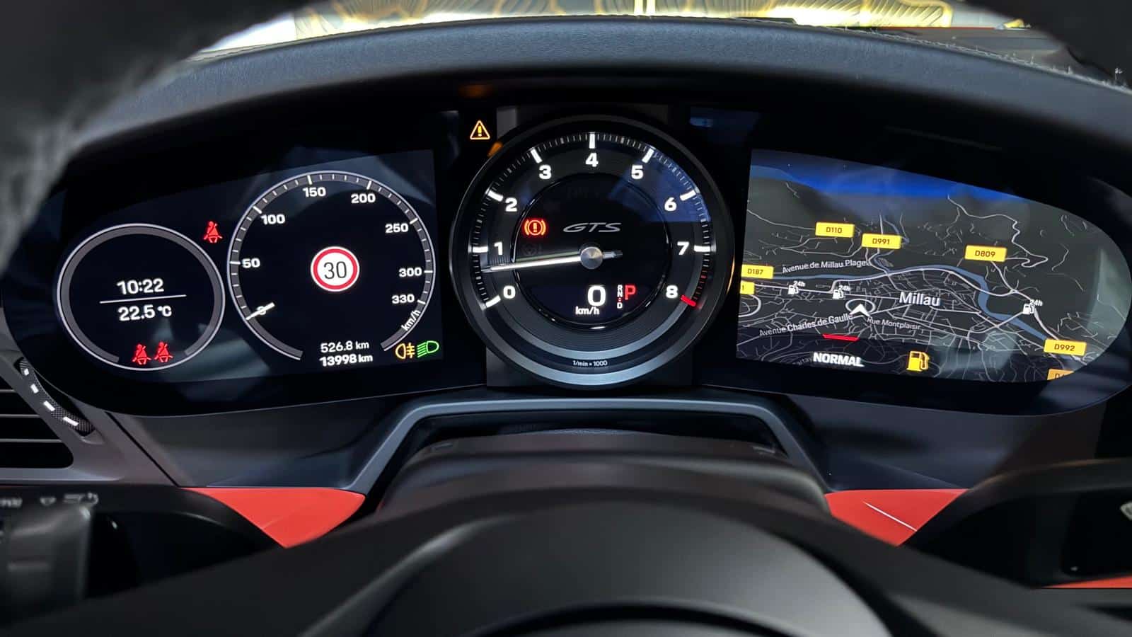 IN-loubat-automobile-aveyron-millau-porsche-911-992-GTS (16)