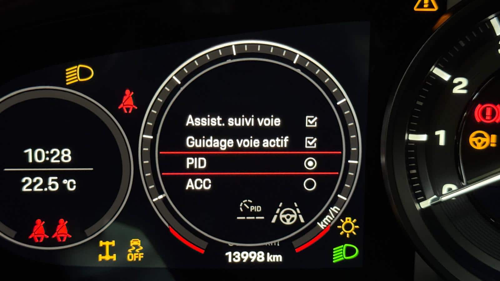 IN-loubat-automobile-aveyron-millau-porsche-911-992-GTS (23)