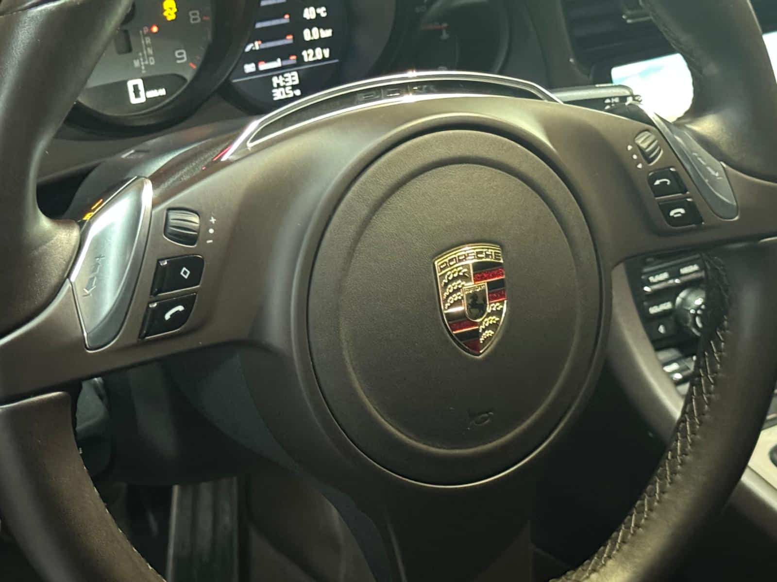 IN01-loubat-automobile-aveyron-millau-porsche-911-coupé (11)