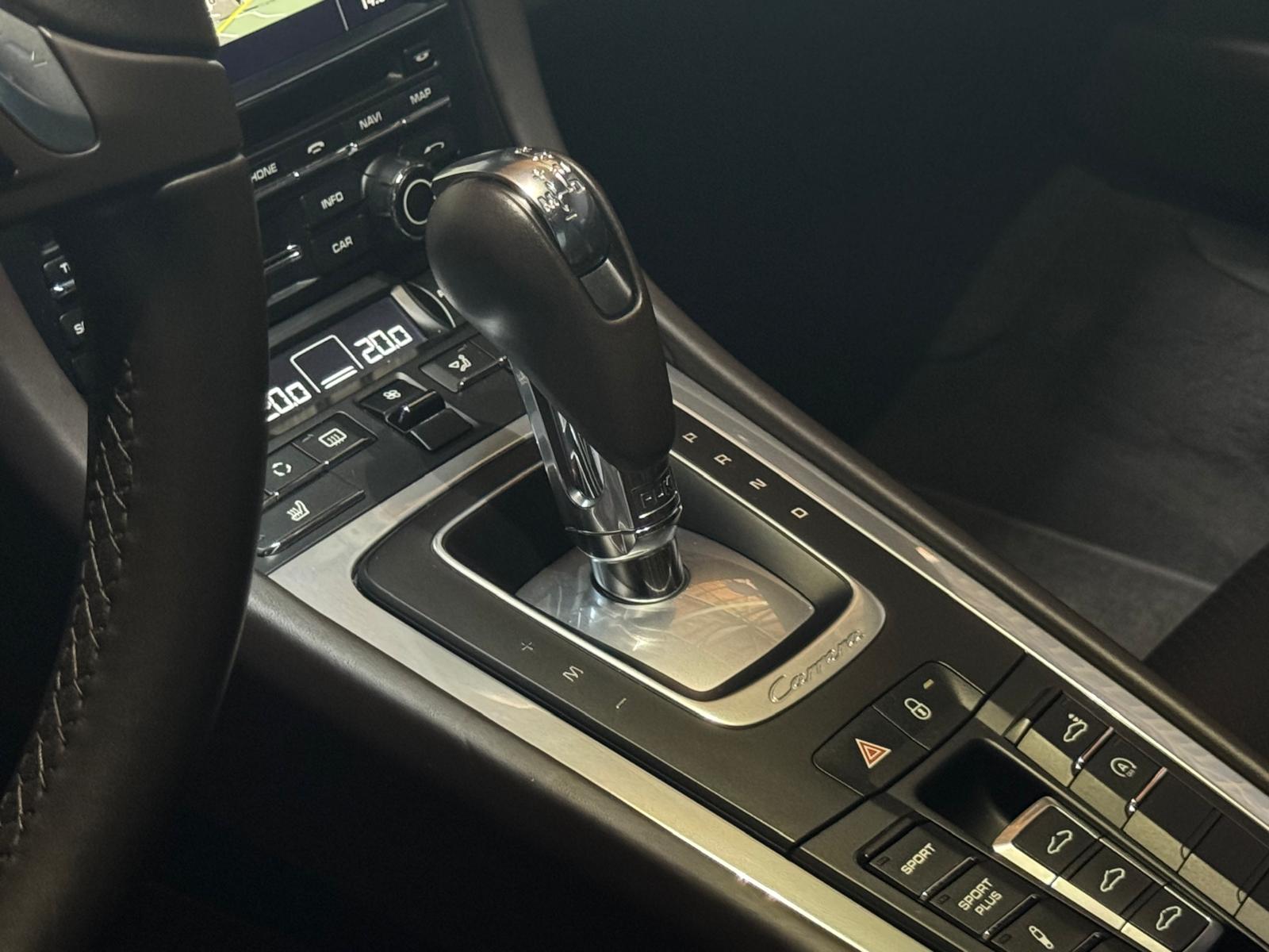 IN01-loubat-automobile-aveyron-millau-porsche-911-coupé (14)