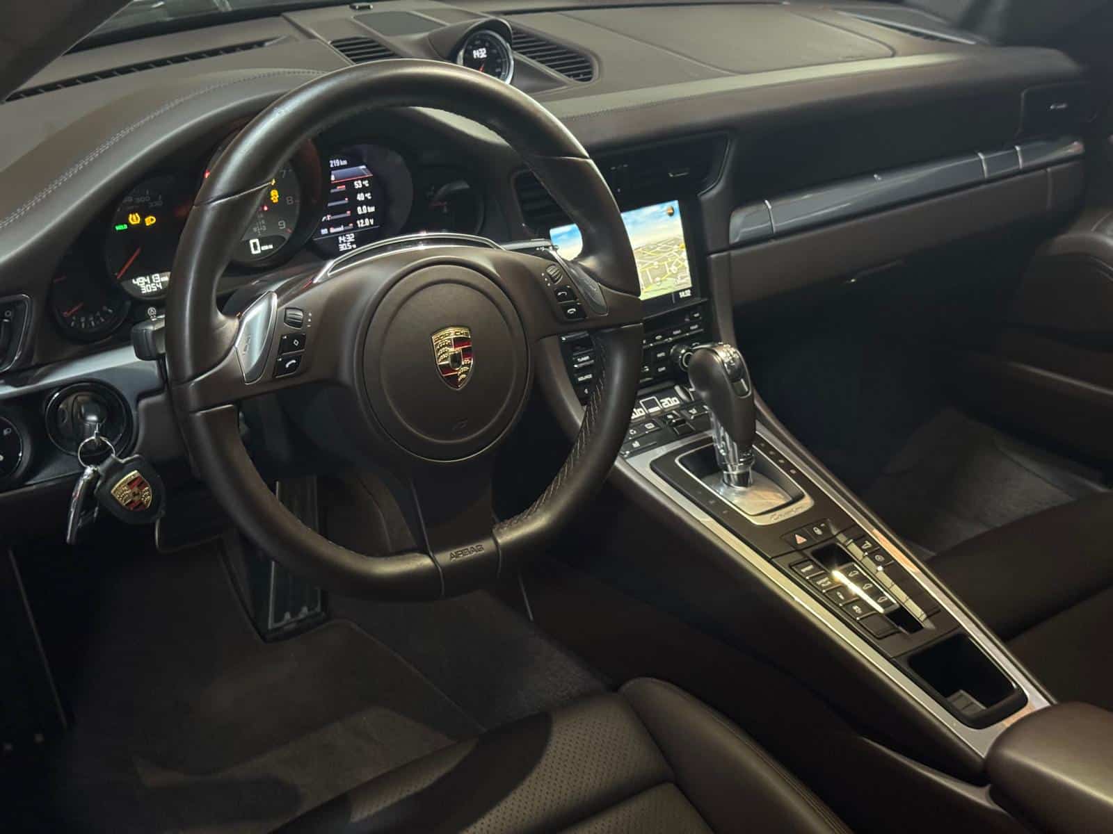IN01-loubat-automobile-aveyron-millau-porsche-911-coupé (27)
