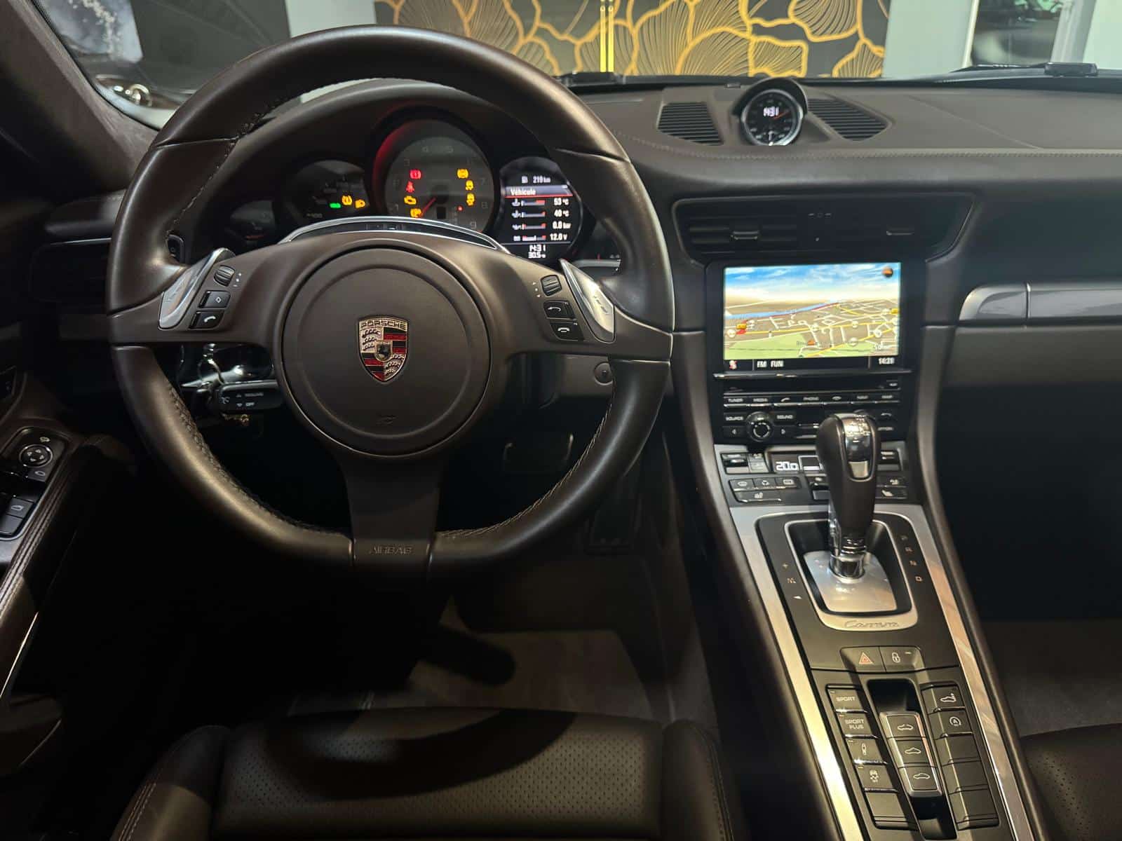 IN01-loubat-automobile-aveyron-millau-porsche-911-coupé (3)